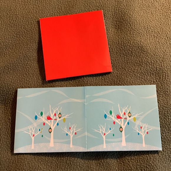 New lot of gift bags, tissue paper, gift card holder and box. See pics for sizes - Picture 8 of 14